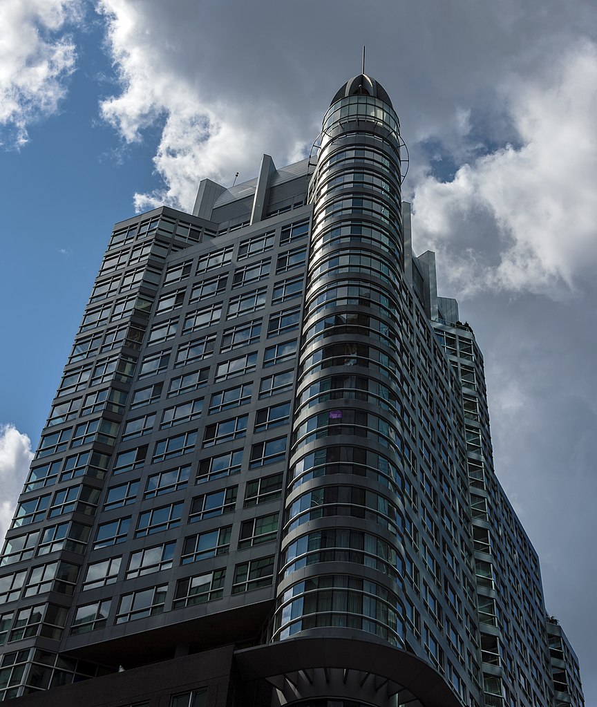 864x1023 Condominium, Montreal, From Rue De La Montagne