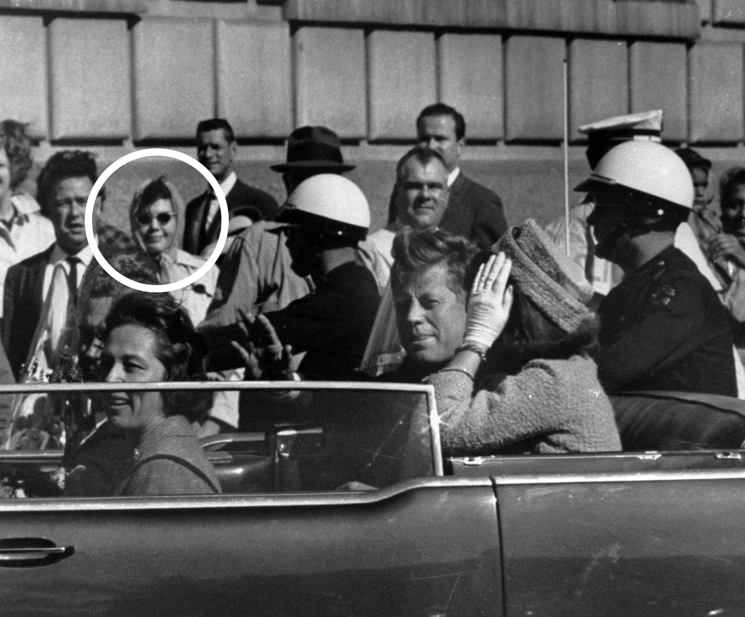 2400x1988 Iconic Figures Whose Identities Remain A Mystery Artfido