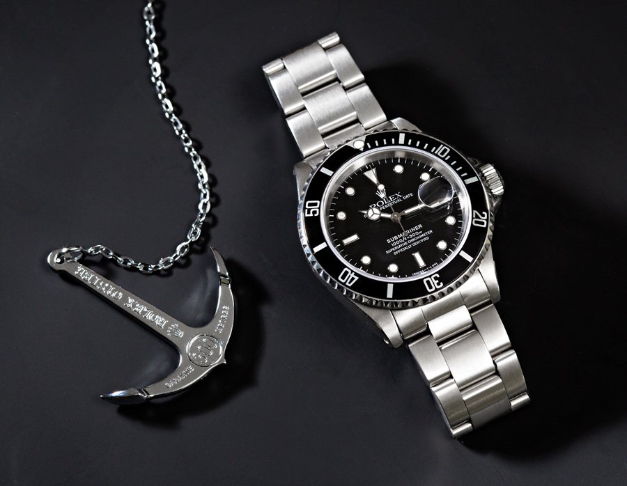 Reasons The Iconic Rolex Submariner Is World Famous 900x698 Reasons The Iconic Rolex Submariner Is World Famous
