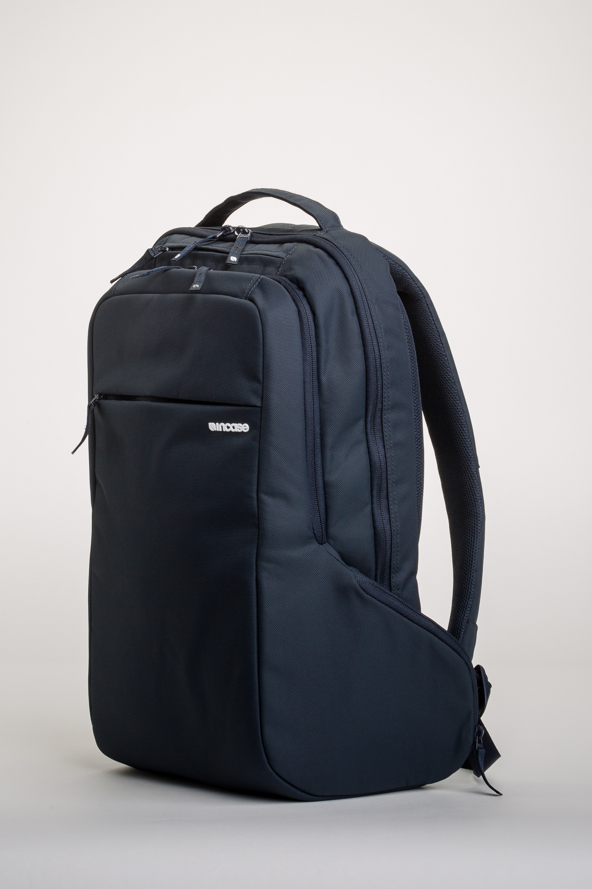 2000x3000 Incase Icon Slim Backpack