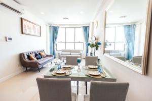 300x200 Infinity Edgeswimming Pool Apartment Icon Apartments Ho Chi