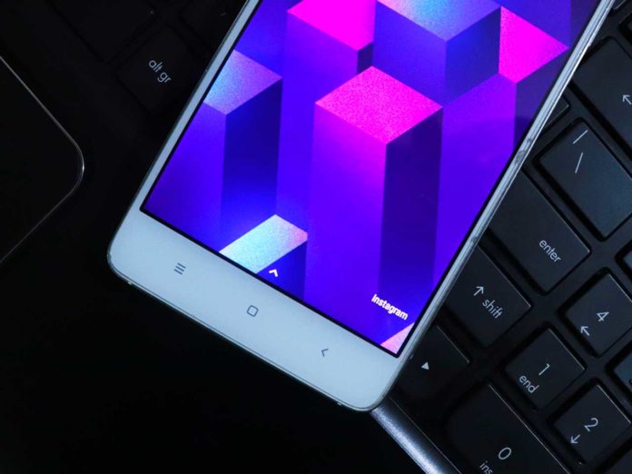 696x522 How To Get An Invisible Home Screen