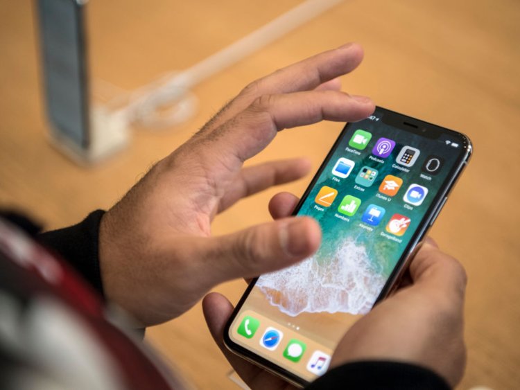 750x563 How To Use Iphone One Handed Keyboard