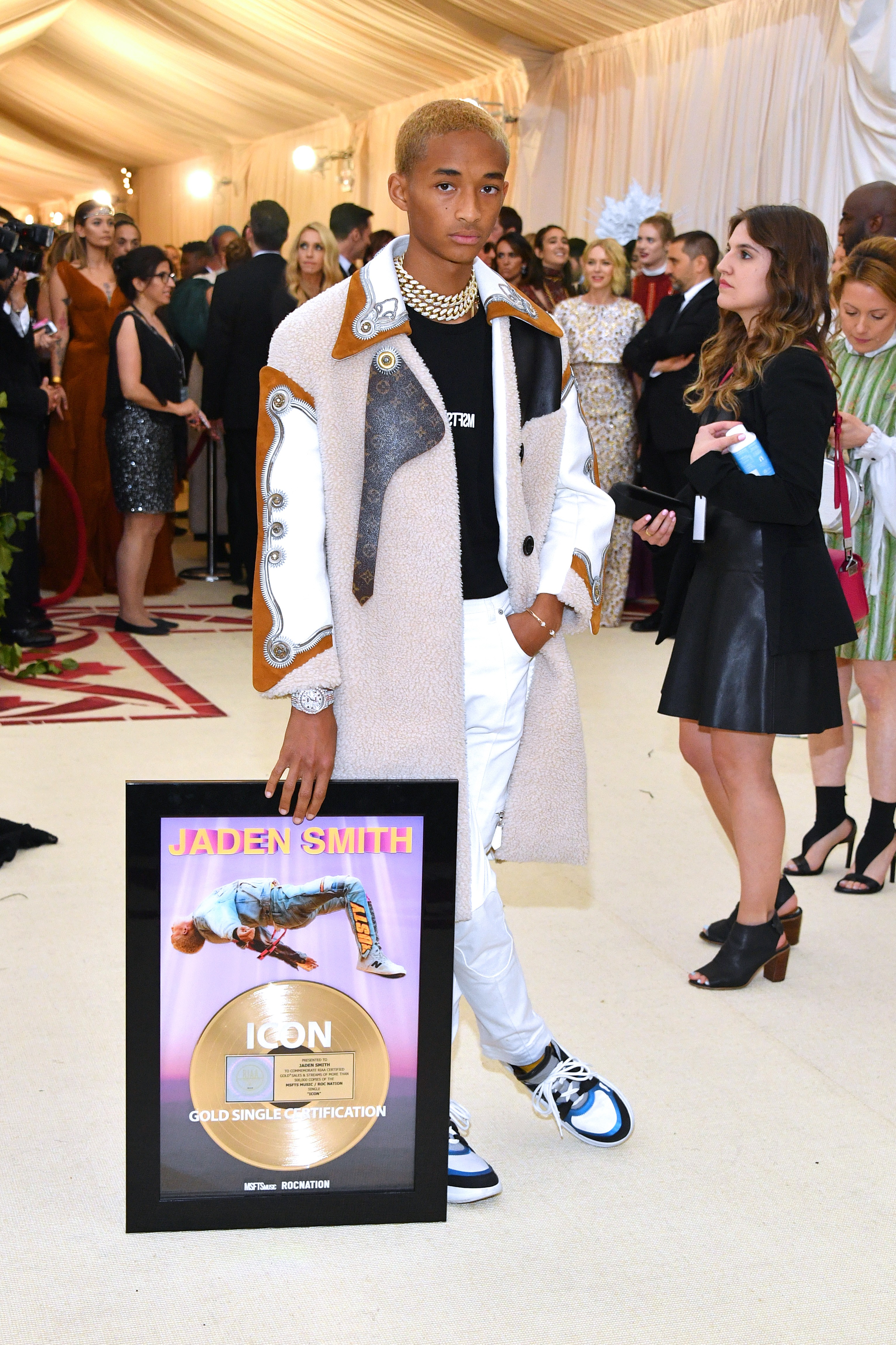 3066x4600 Jaden Smith's Icon Goes Gold Vibe