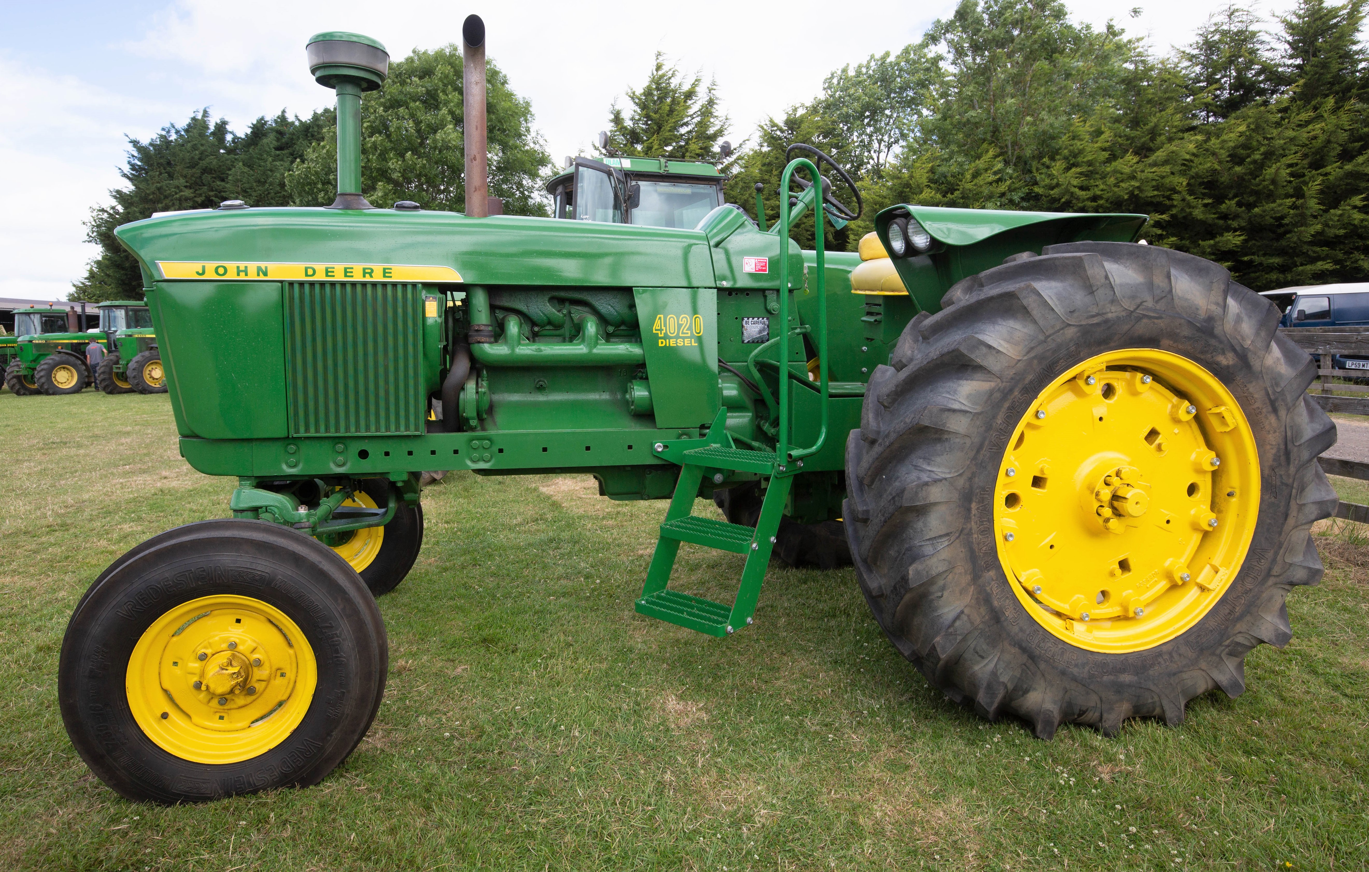 5283x3365 Dole Out The Dollars For This American Built Iconon This Side