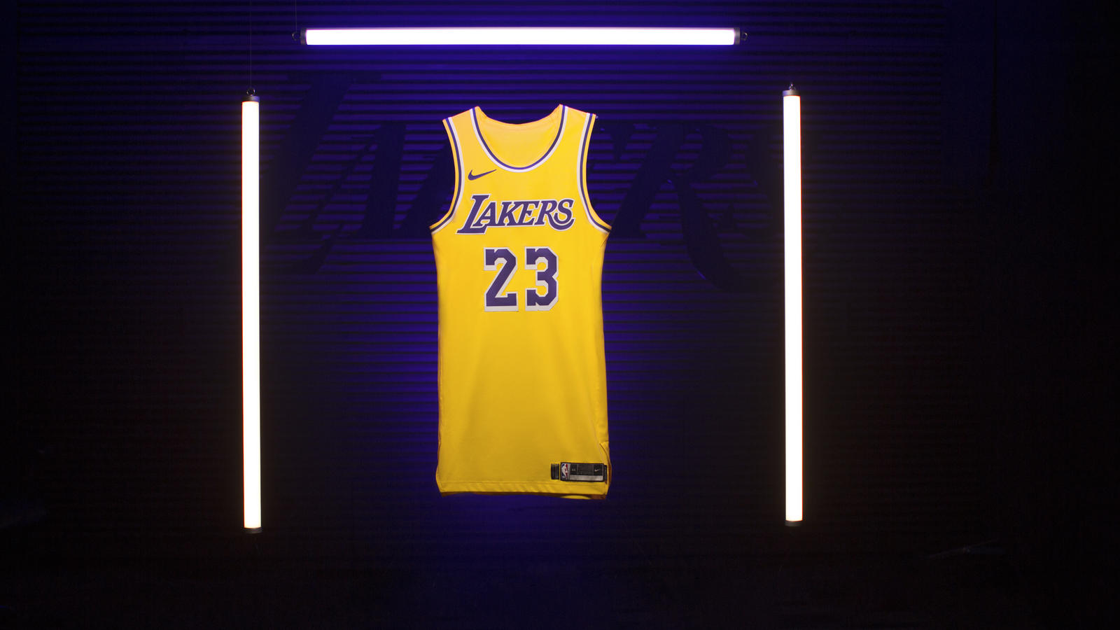 1600x900 Los Angeles Welcomes Back Showtime With New Lakers Icon Jersey
