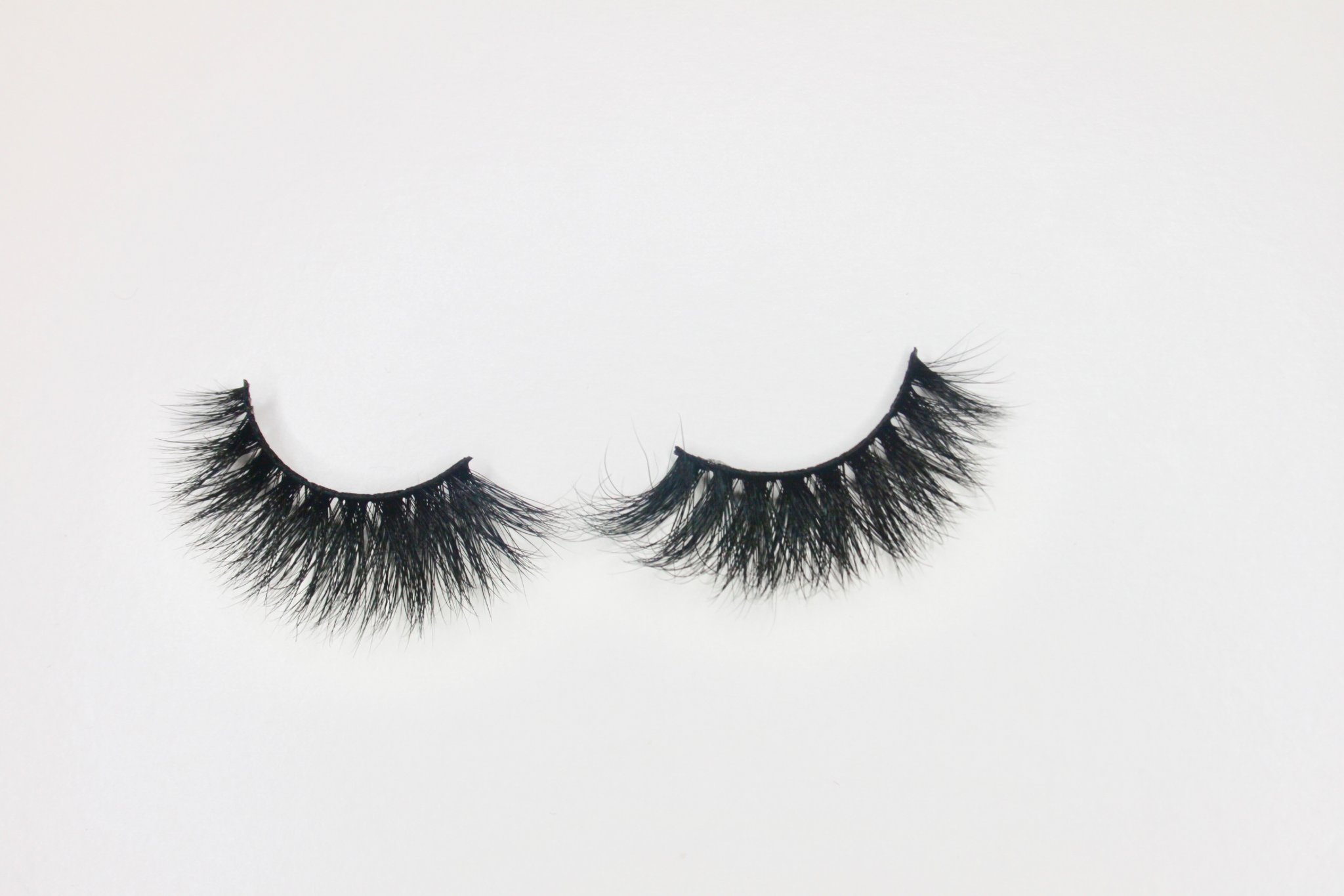 2048x1365 Deluxe Lash