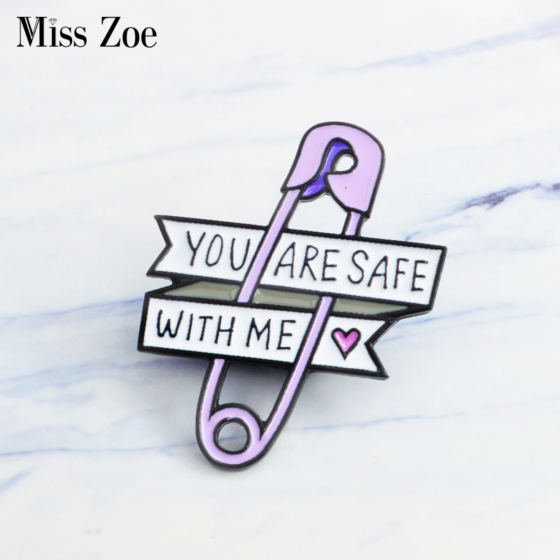 800x800 Purple Paper Clip Enamel Pin Little Heart Brooch Gift Icon Badge