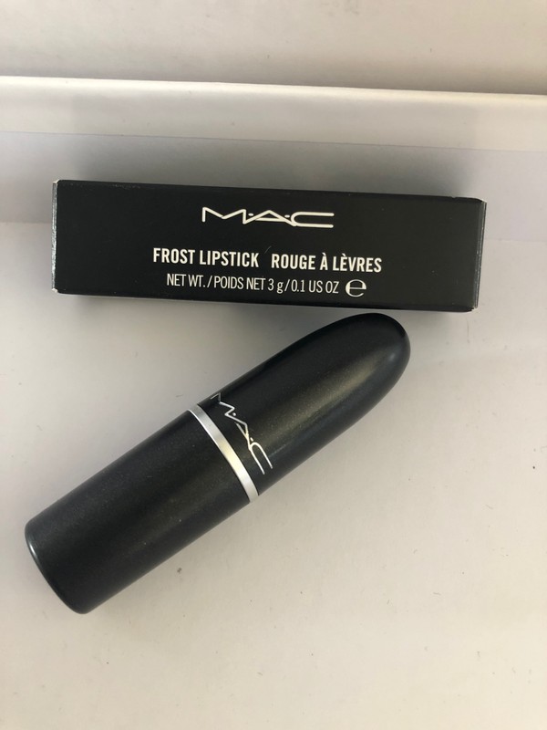 600x800 Frost Lipstick De Chez Mac