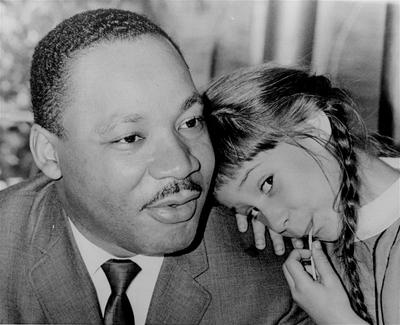 400x325 Historic Photos Show Civil Rights Icon Martin Luther King, Jr