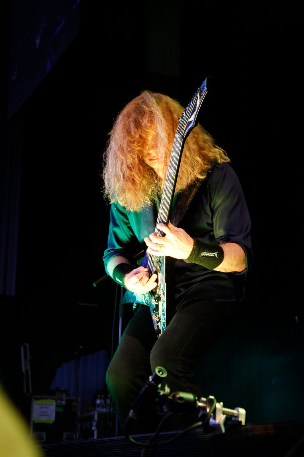 1067x1600 Horns Up Rocks Megadeth's Dave Mustaine Celebrates His