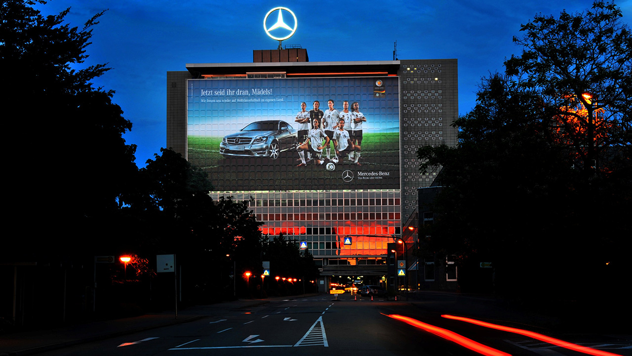 1280x720 Light Up The Dark The Mercedes Star Shines Every Day Daimler Blog