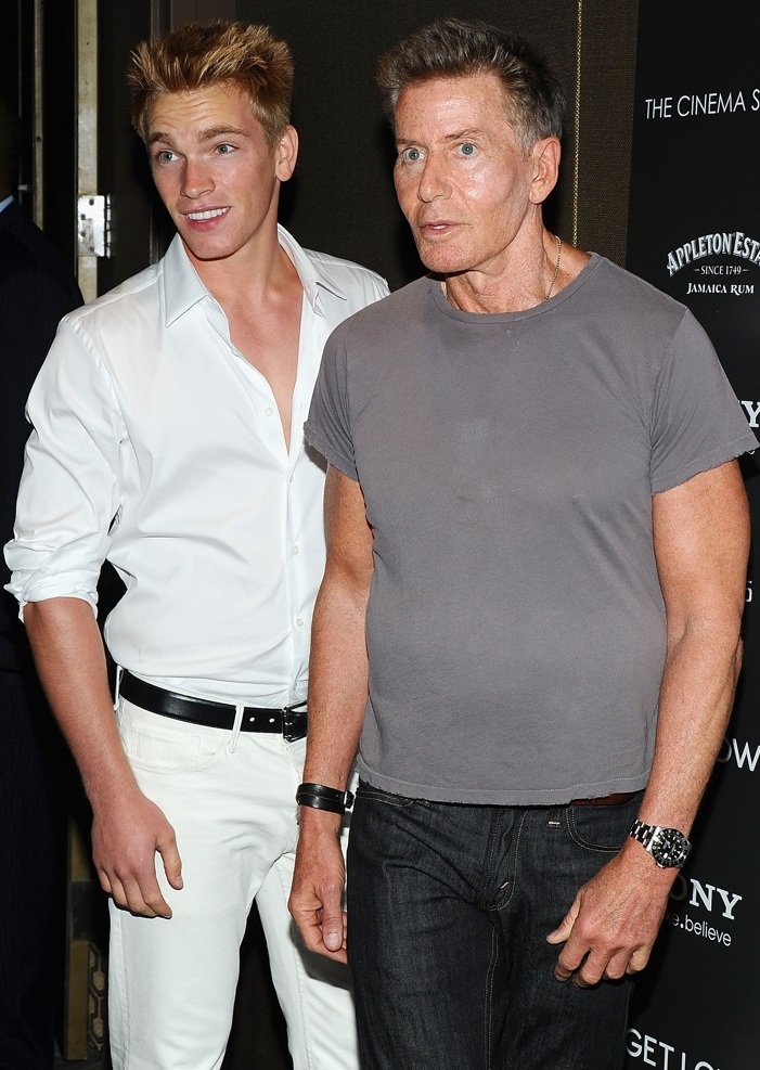 701x987 Model Mayhem Icon Pics Download