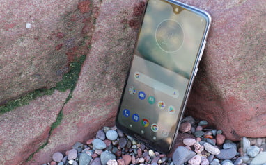 382x238 Moto Review This Budget Beauty Is A Big Bargain Digital Trends