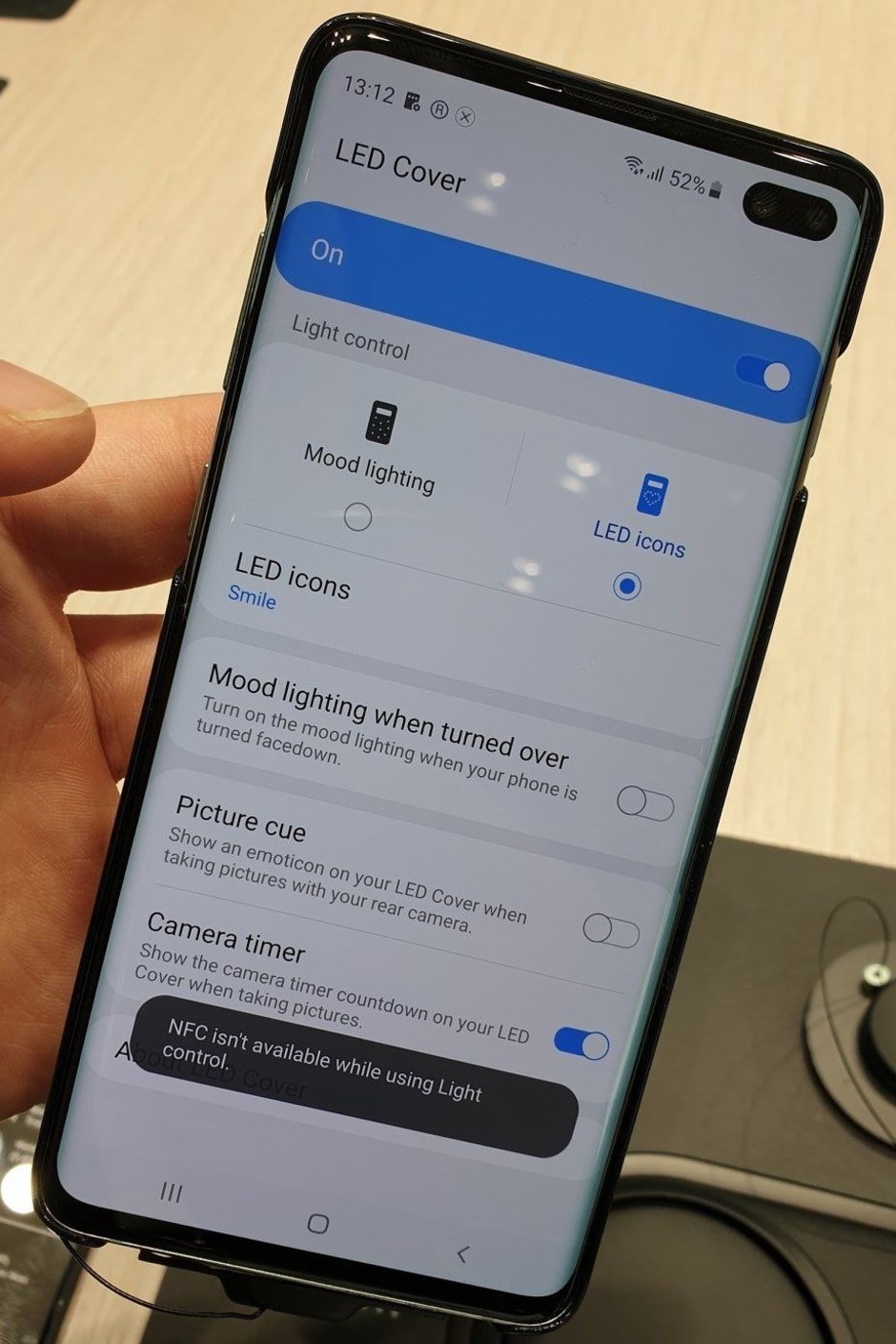 940x1410 The Galaxy Fancy Led Case Disables The Phone's Nfc