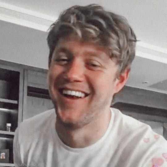 Niall Horan Red Icons Tumblr 540x540 Niall Horan Red Icons Tumblr