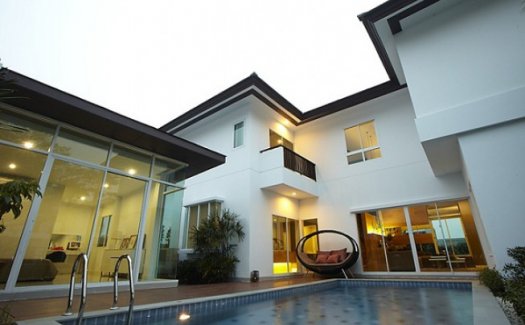 525x325 Nirvana Icon Wongwaen Rama Bangkok