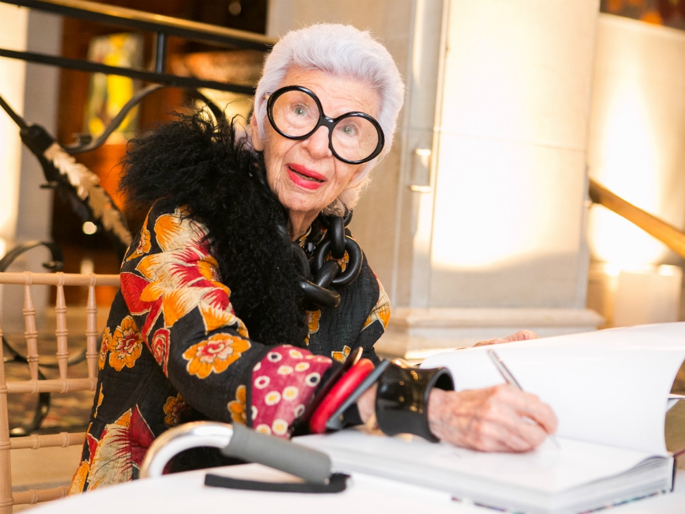 1000x750 Year Old Fashion Icon Iris Apfel Signs With Img Models