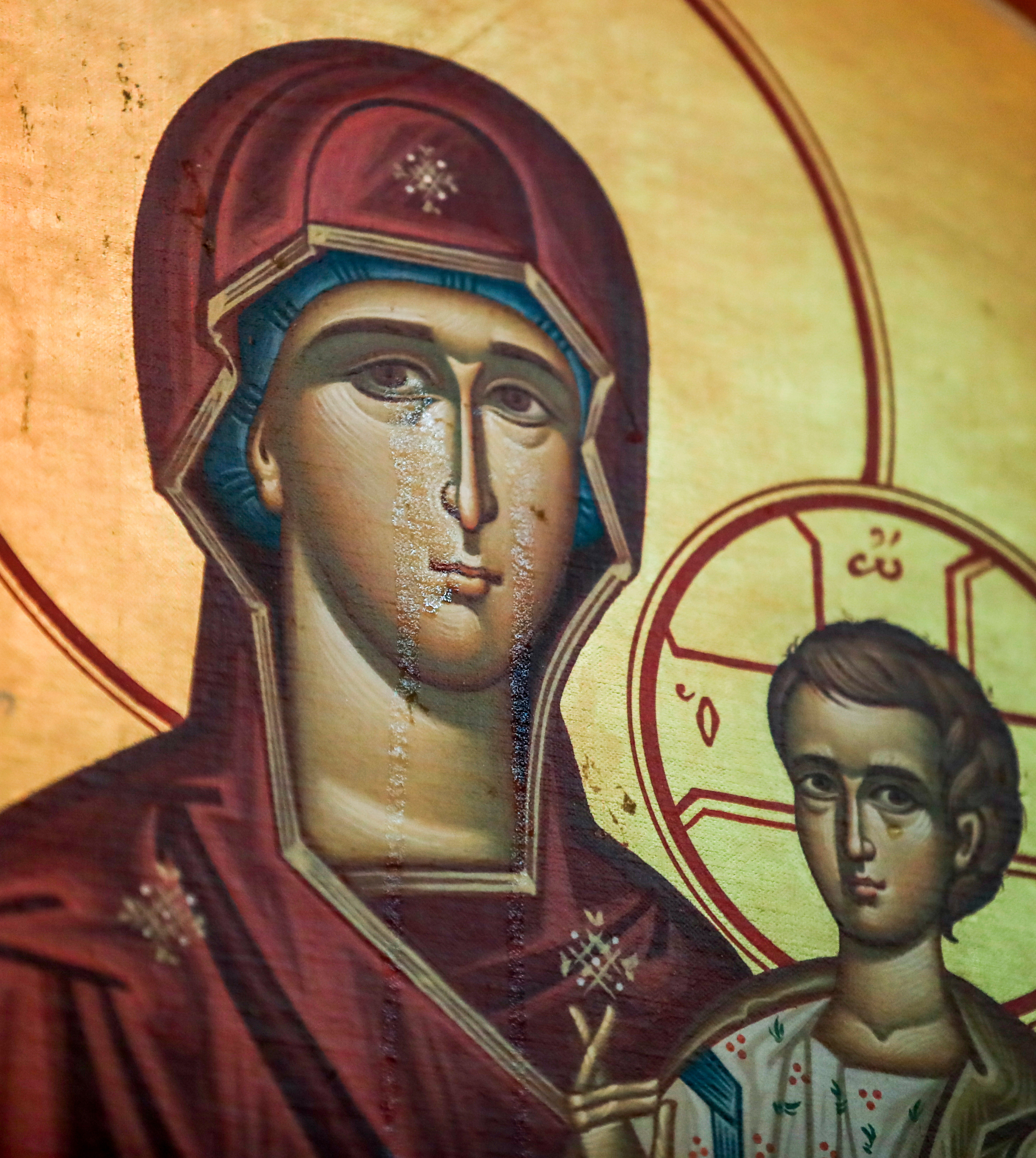 3538x3955 God Fearing Worshippers Flock To See 'crying' Virgin Mary Painting