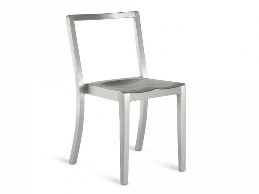 840x630 Icon Chair