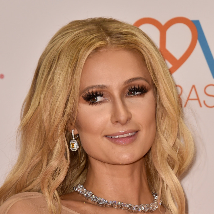Paris Hilton Returns To Music With New Single 'summer Reign' 700x700 Paris Hilton Returns To Music With New Single 'summer Reign'