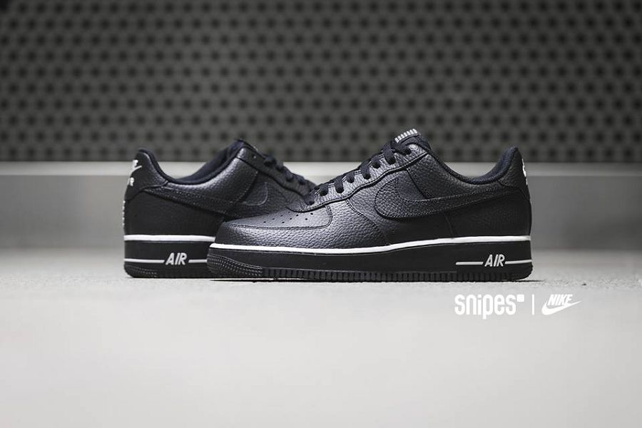 900x600 Nike Air Force Pivot