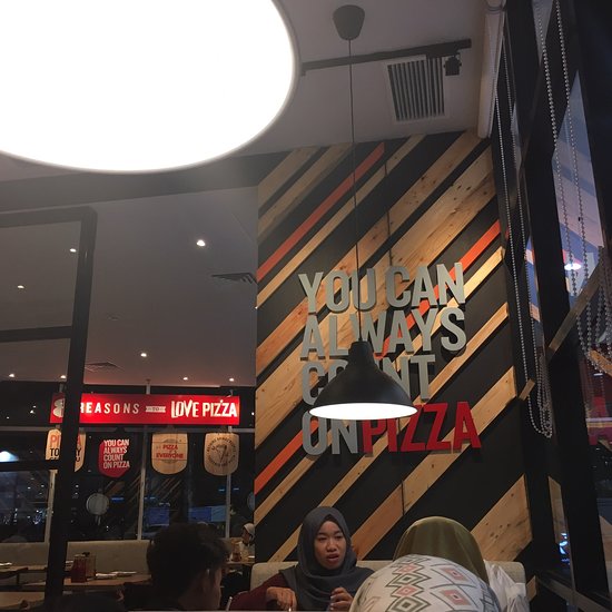 550x550 Pizza Hut Icon Mall, Gresik