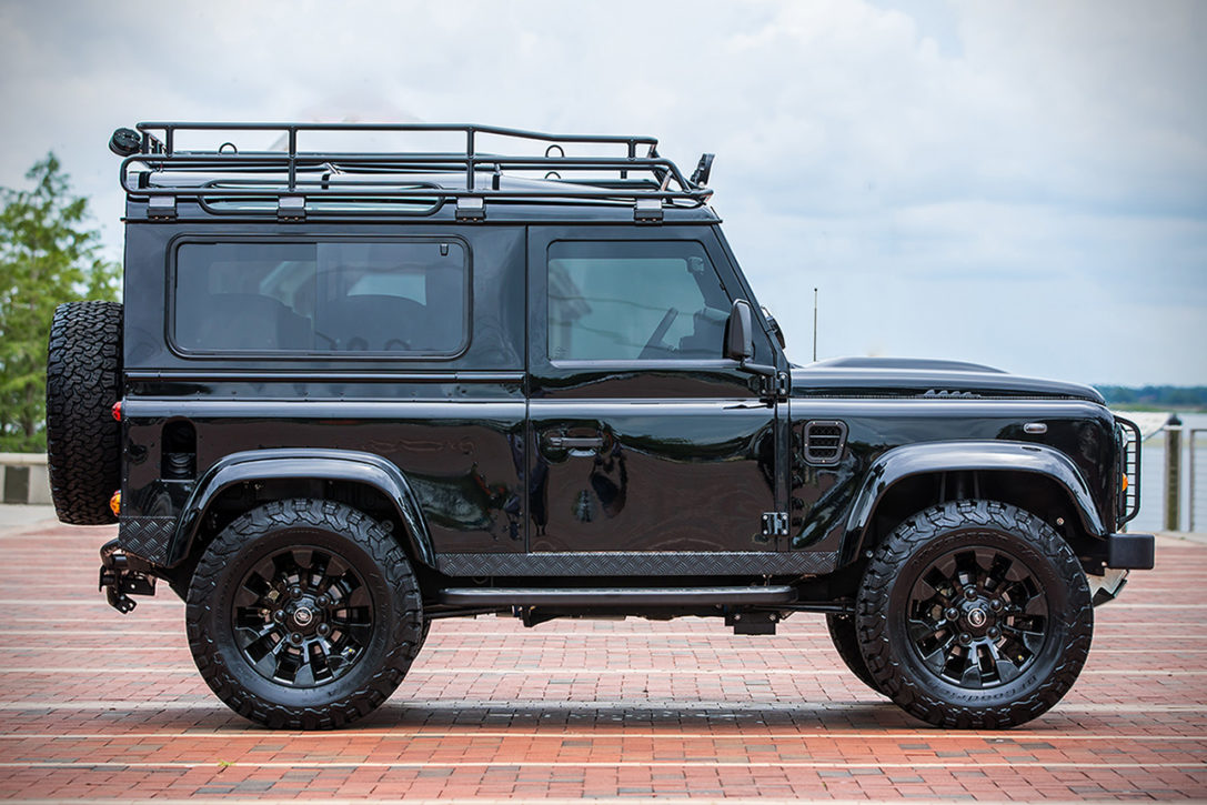 1087x725 Land Rover Defender 'project Blackout' Hiconsumption