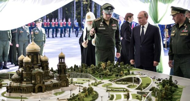 620x330 Putin Dips Into Own Pocket For Cathedral's New Religious Icon