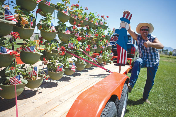 600x400 Redneck' Icon To Honor Veterans In Hooper With Helmet Planters