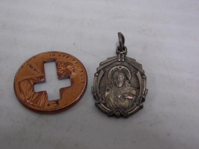 800x600 Small Silvertone Religous Icon Pendant