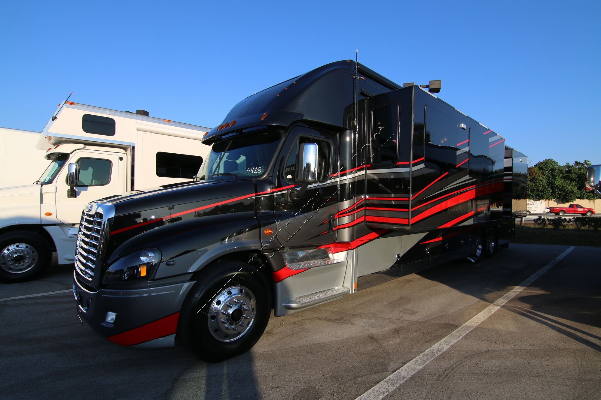 2000x1333 Renegade Icon Rv