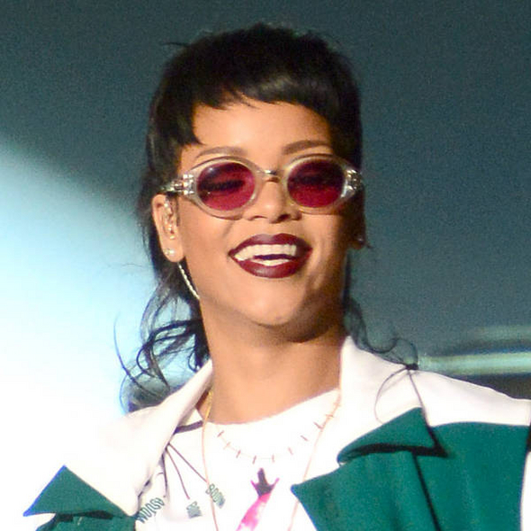 590x590 Rihanna To Be Honoured With First Ever Icon Award Celebrity News
