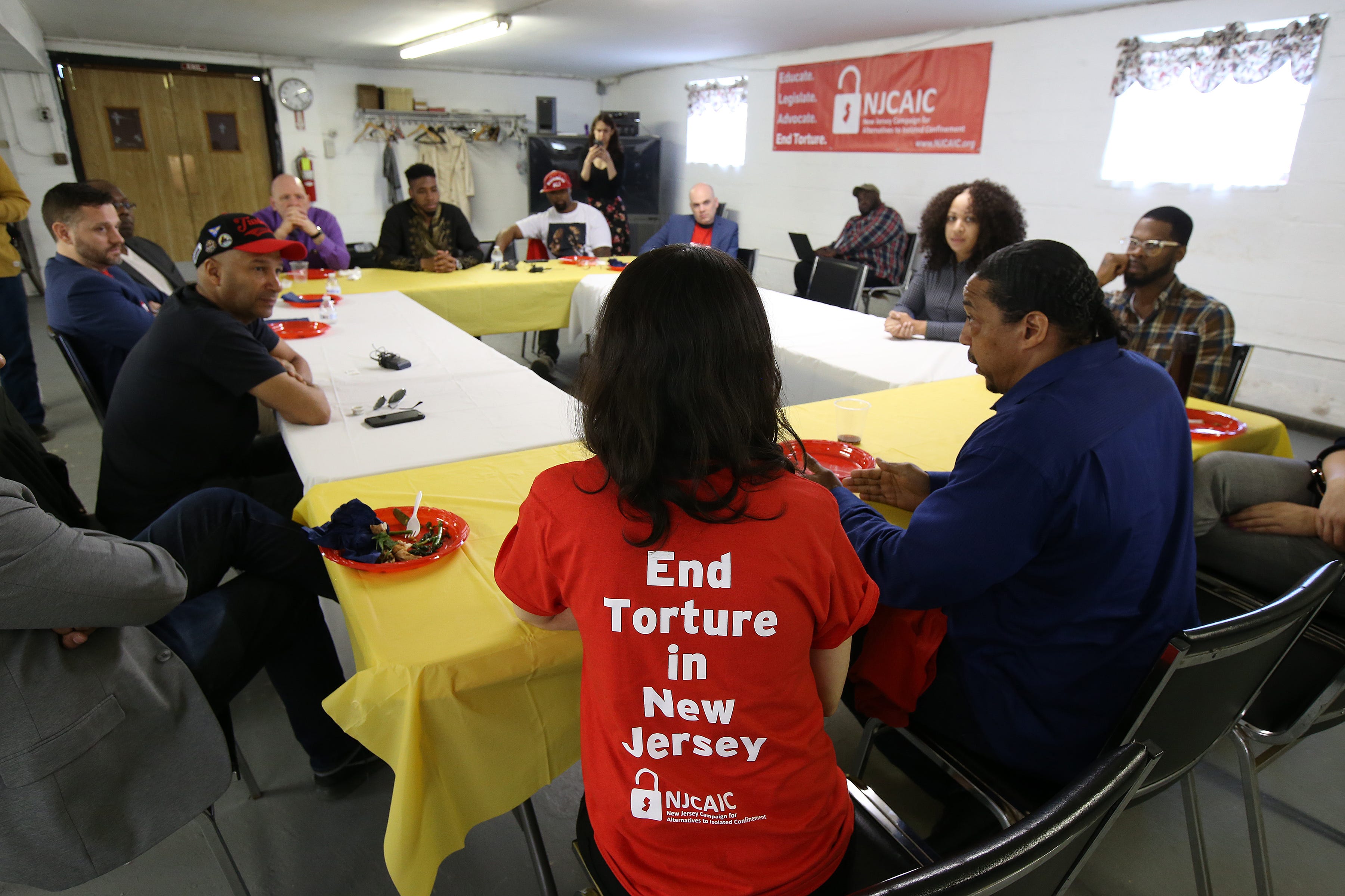 3600x2400 Rock Icon Tom Morello Talks Solitary Confinement With Survivors