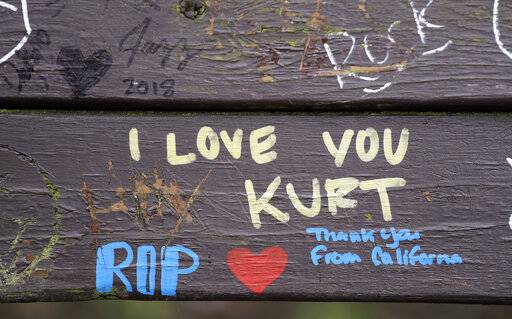 512x319 Fans Mourn Grunge Rock Icon Kurt Cobain Years After Death