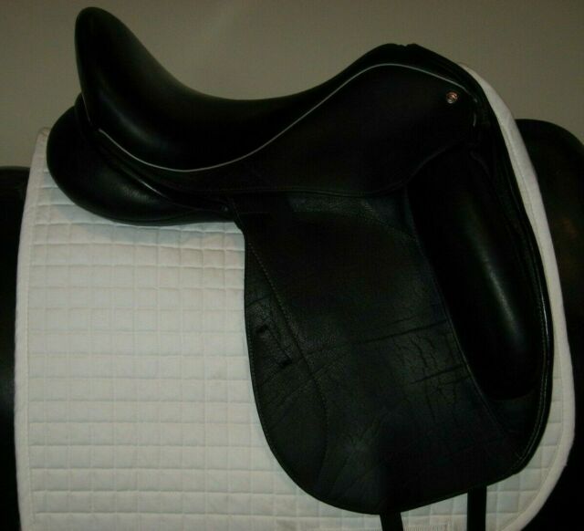 640x582 Custom Saddlery Icon Flight Dressage Saddle Seat Trial