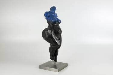 375x250 The African Icon Sculpture