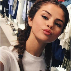 250x250 Icon Selena Gomez Tumblr