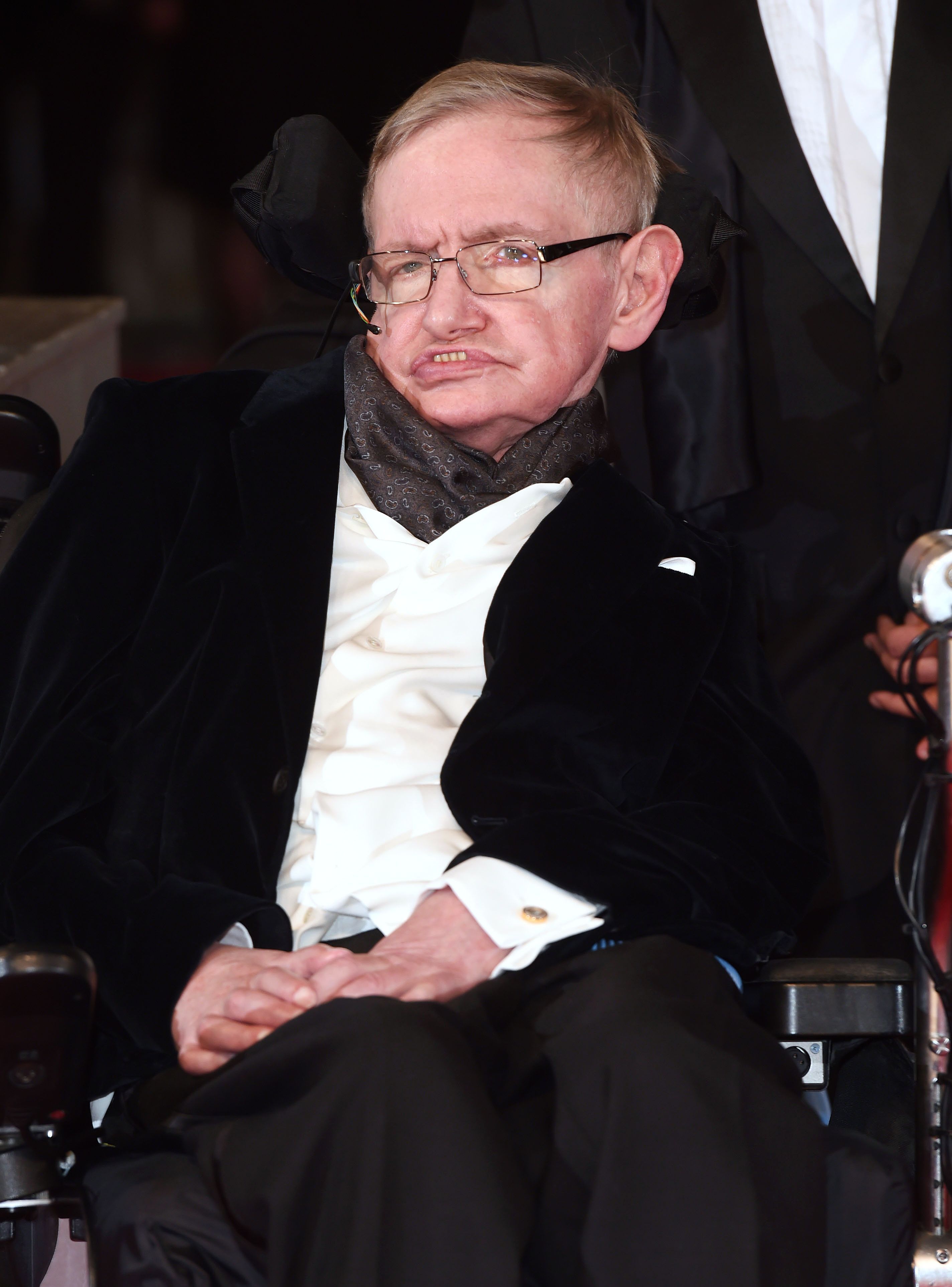 2848x3849 Legendary Scientist Icon Stephen Hawking Dies At People