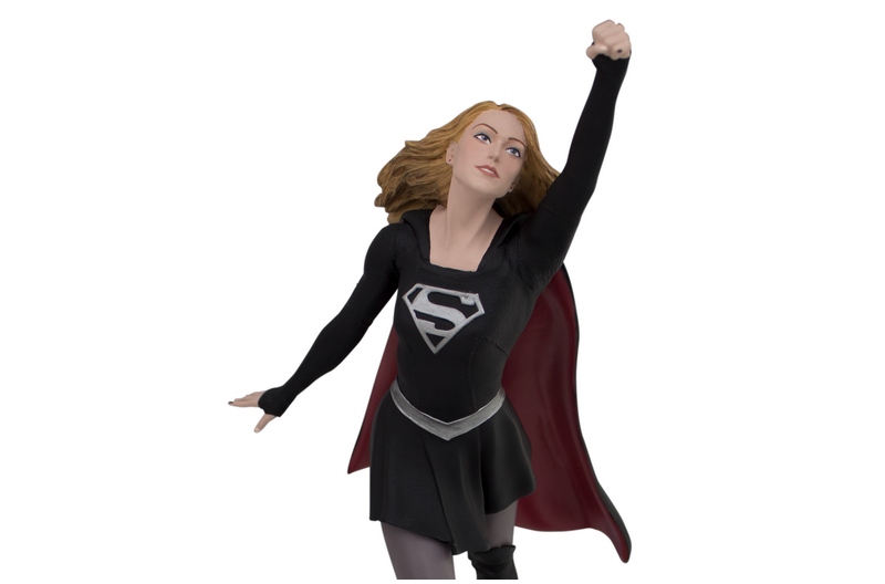 800x528 Icon Heroes Sdcc Exclusive Dark Supergirl Statue