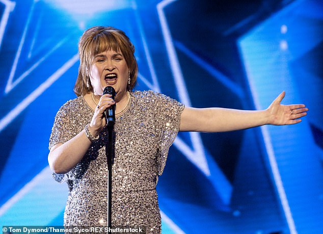 634x459 Susan Boyle Shows Off Dazzling Transformation As She Makes