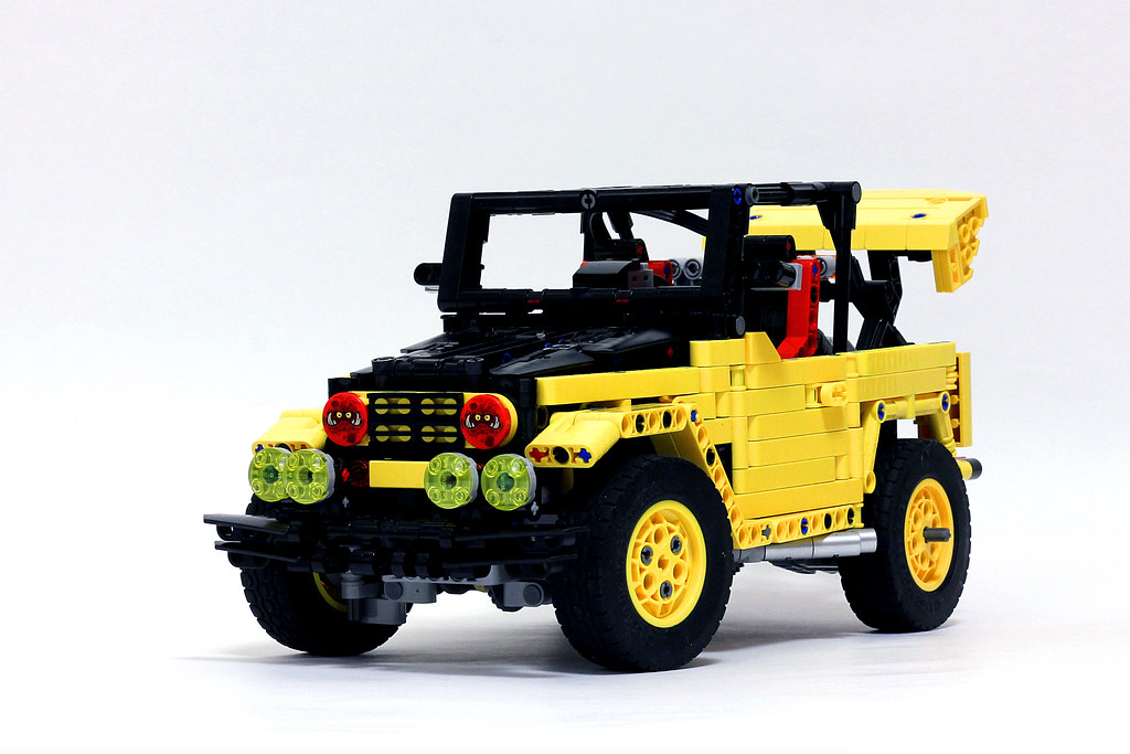Lego Technic Toyota Land Cruiser Icon 1024x683 Lego Technic Toyota Land Cruiser Icon