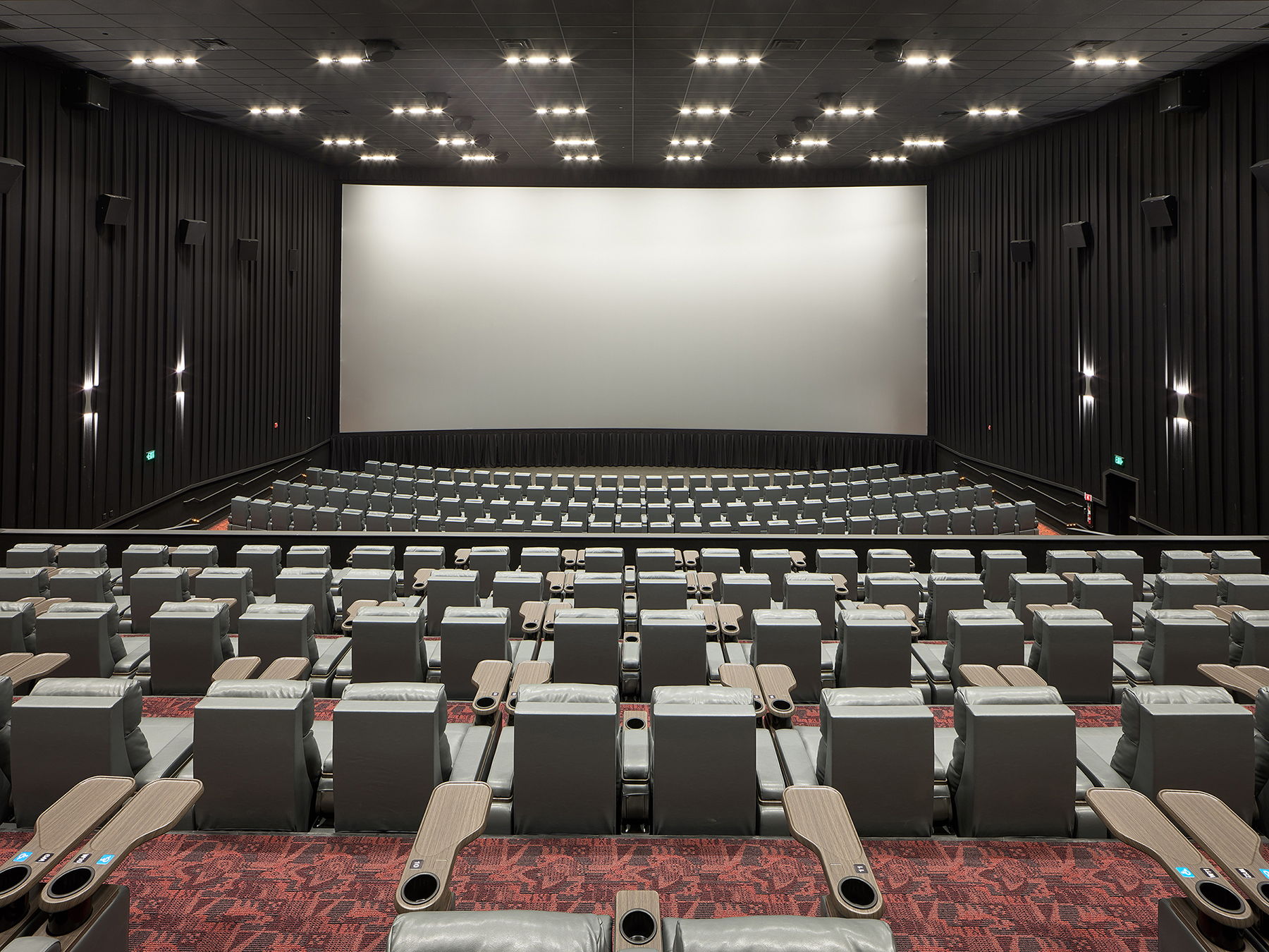 1800x1350 Graycor Construction Completes Two Showplace Icon Theaters