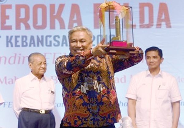 600x419 Chef Wan Named Felda Icon Daily Express Online