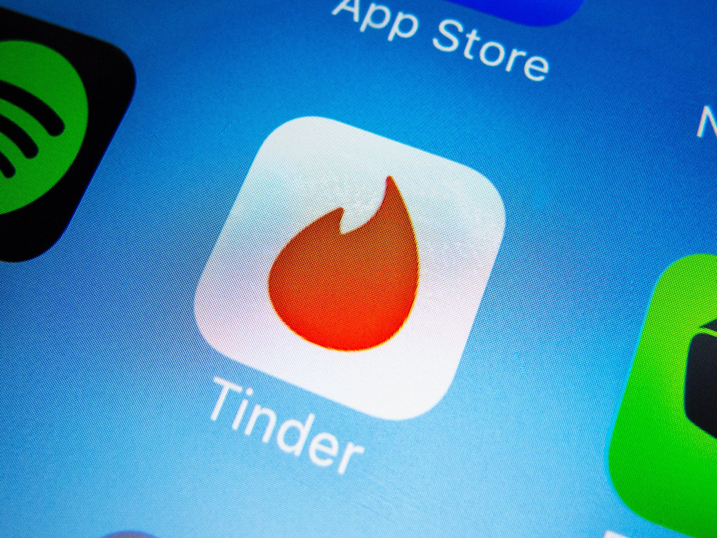 2500x1875 Tinder Is Suing Threesome Dating App Rival For Trademark