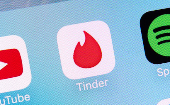 580x358 Tinder Users Smut Spoofed