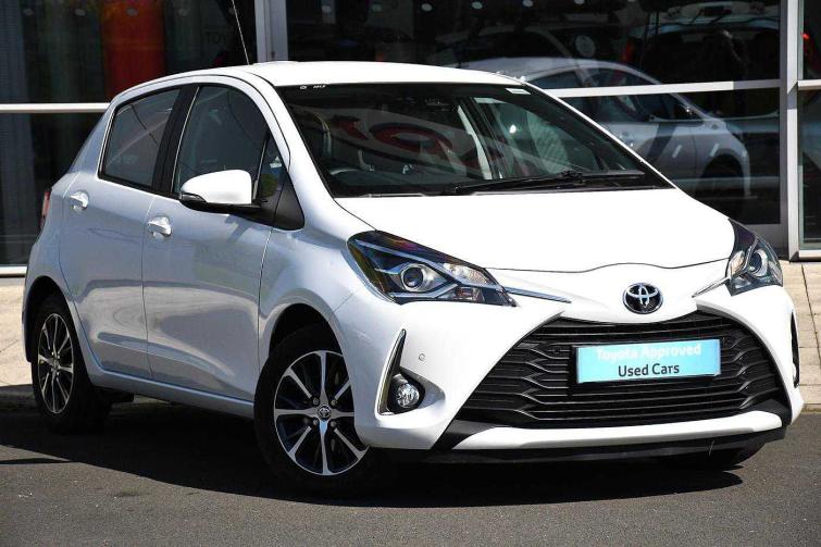 755x503 Toyota Yaris Vvt I Icon Tech Dr Hatchback Buyacar