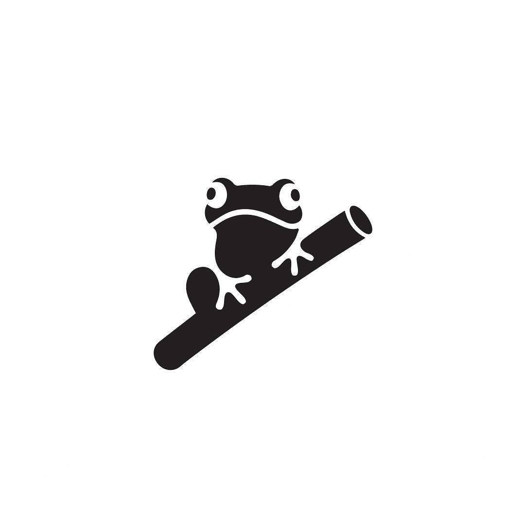 1080x1080 Tree Frog Logo Design