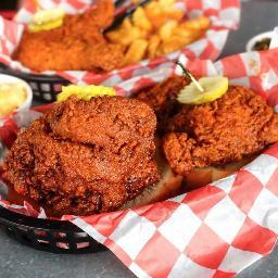 256x256 Line Of U Haul Trucks Nashville