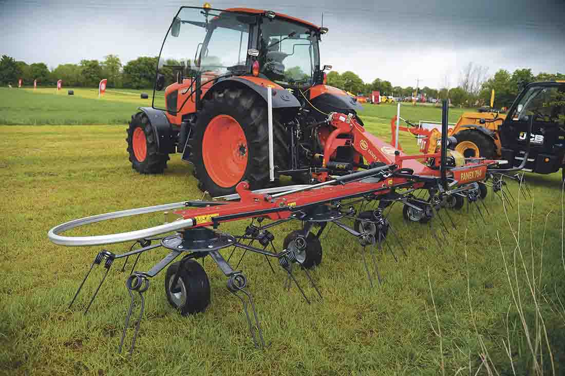 1100x732 Vicon Beefs Up Popular Tedder